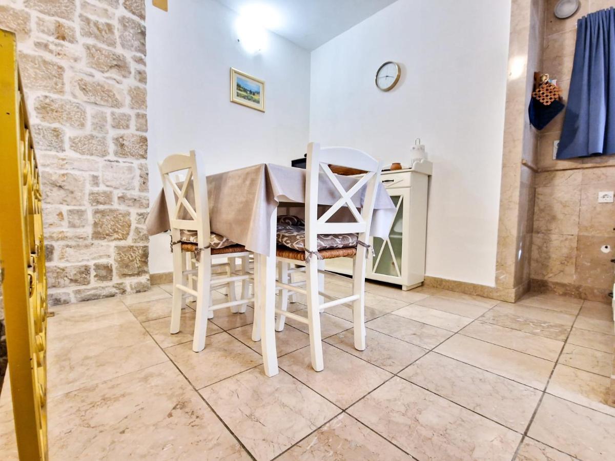 Appartamento Jackie'S Little Stone House Spalato Esterno foto