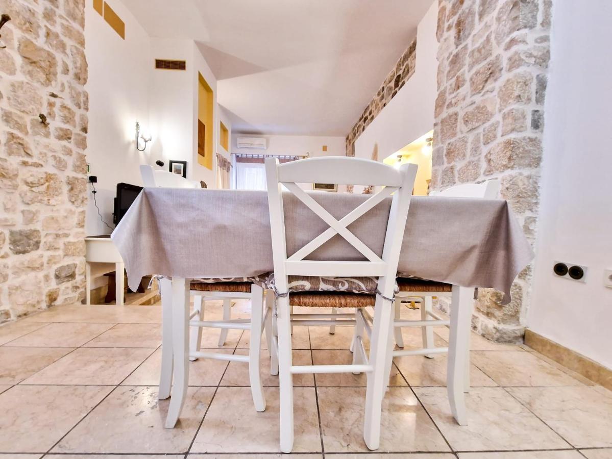 Appartamento Jackie'S Little Stone House Spalato Esterno foto