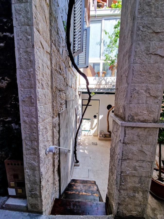 Appartamento Jackie'S Little Stone House Spalato Esterno foto